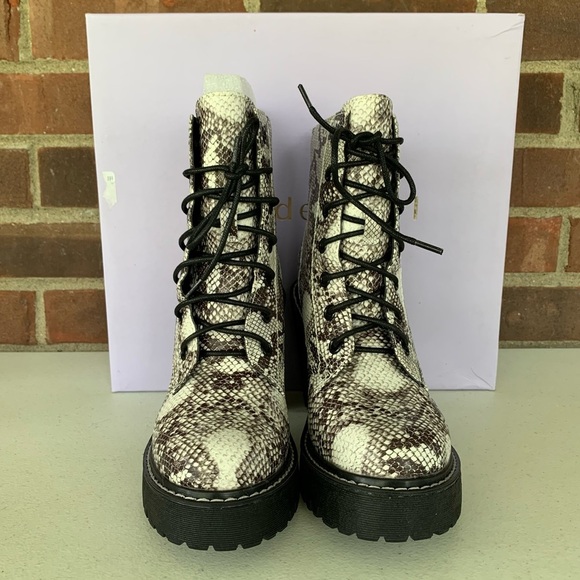 Madden Girl Women's Archiee Animal Print Ankle Boot Block Heel Size US 7 M - Picture 2 of 10